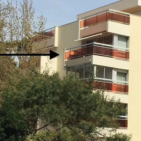 Appartement : T2 Tres Proche Au Calme