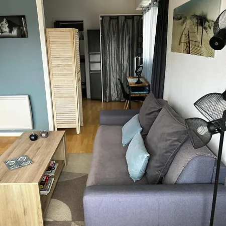 Apartment : T2 Tres Proche Au Calme *