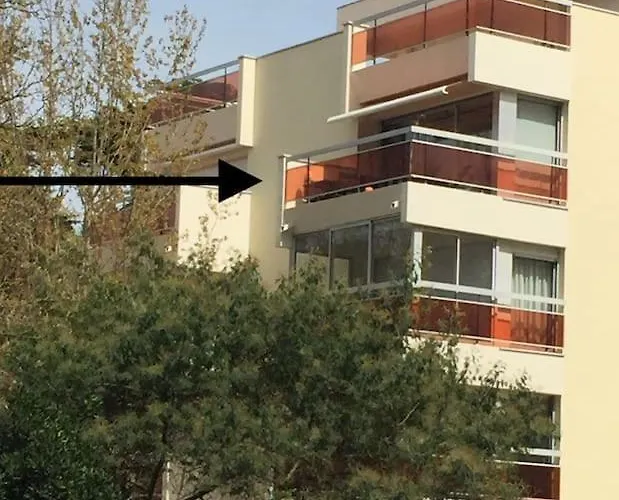 Apartment : T2 Tres Proche Au Calme