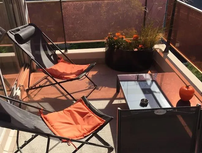 Apartment : T2 Tres Proche Au Calme