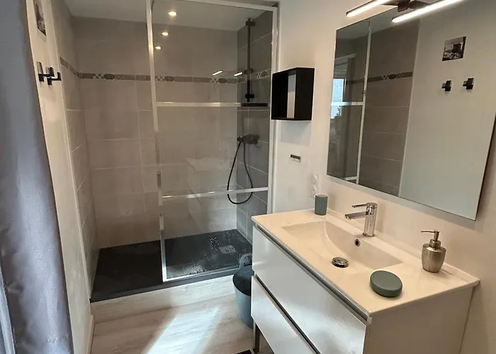 Apartment : T2 Tres Proche Au Calme