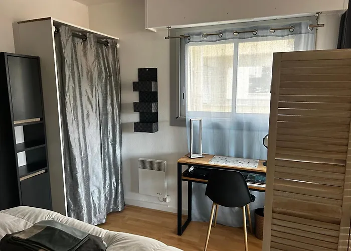 Apartment : T2 Tres Proche Au Calme